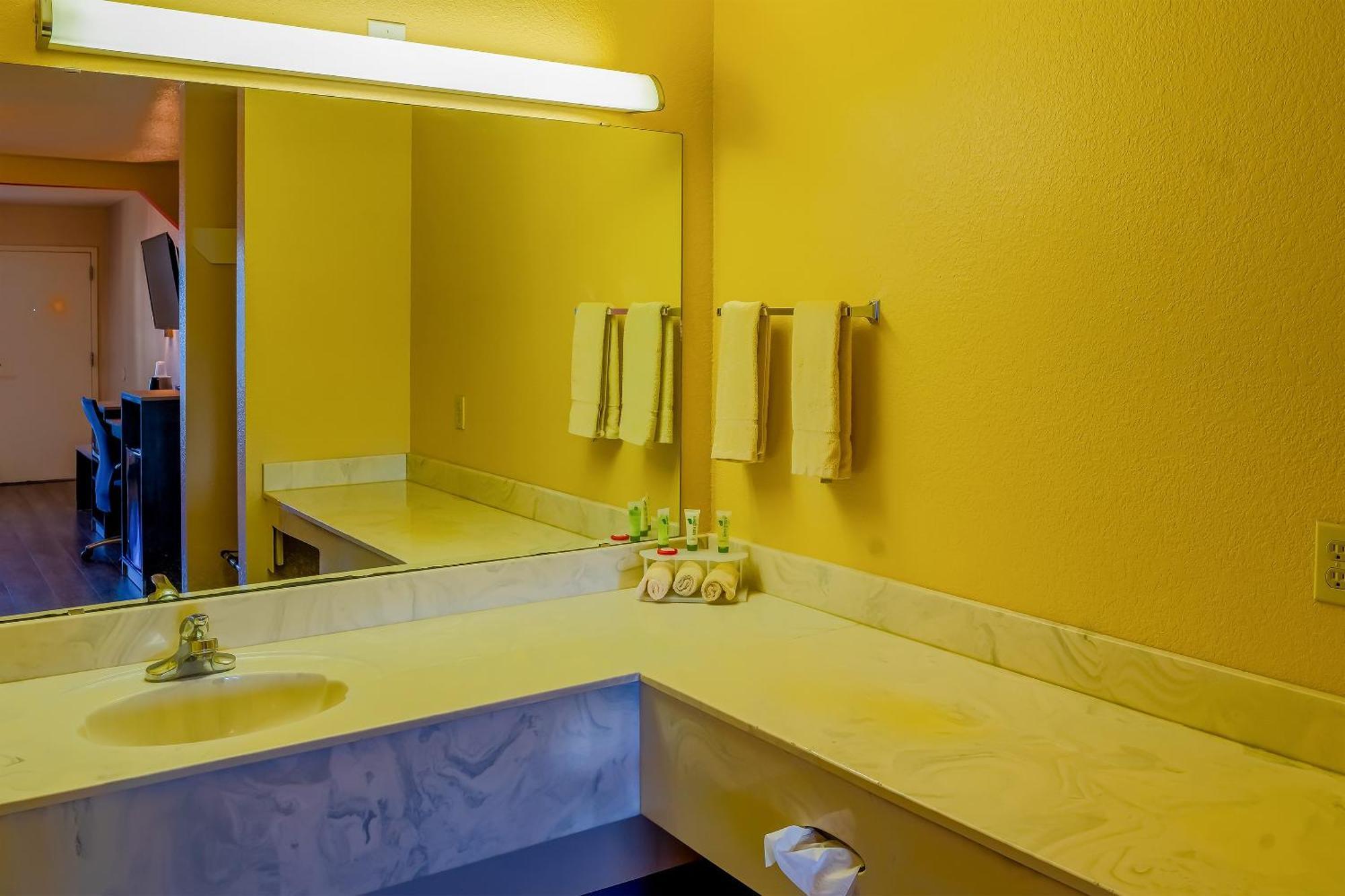Oyo Hotel Yoakum West Eksteriør bilde