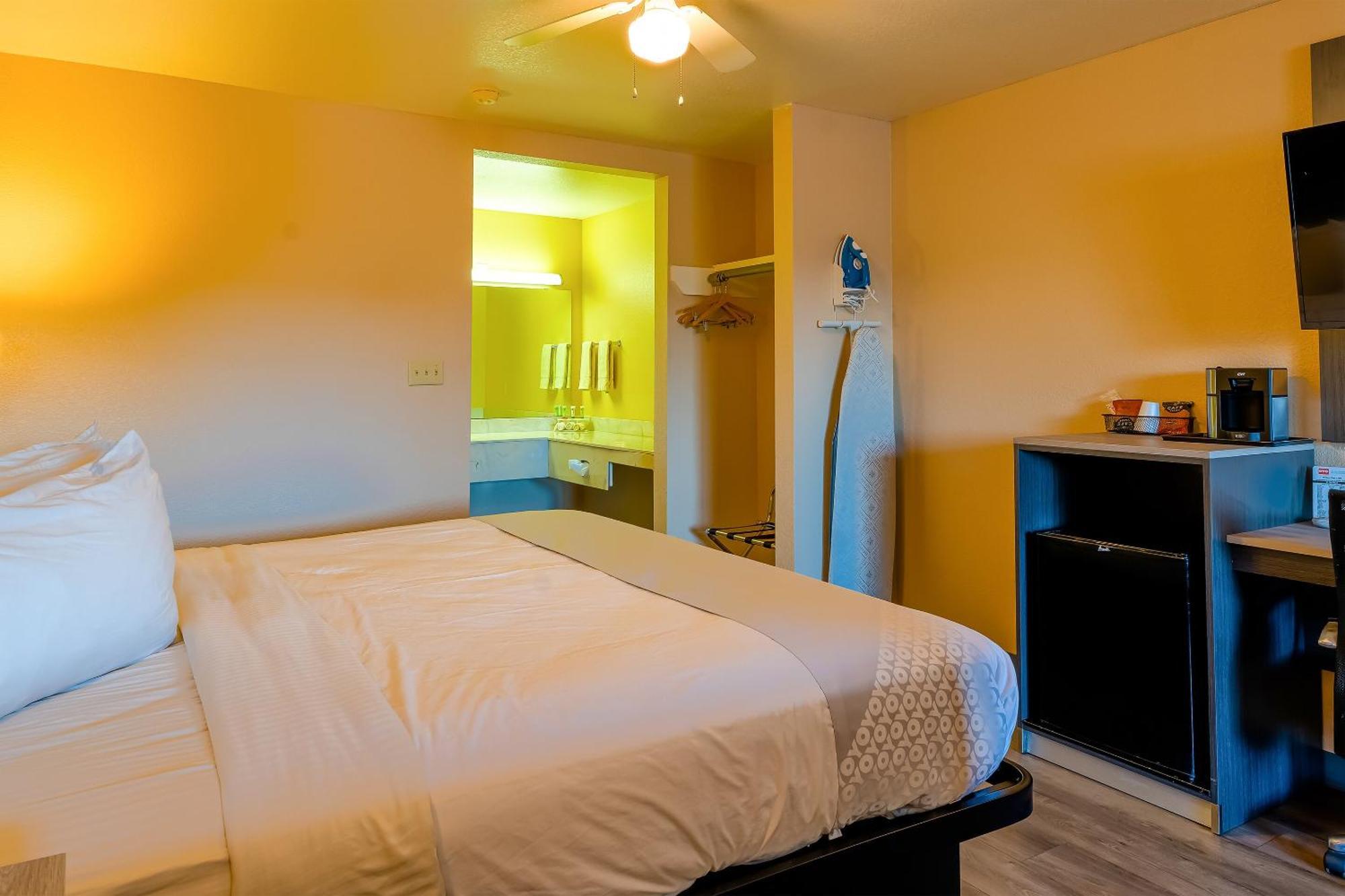 Oyo Hotel Yoakum West Eksteriør bilde